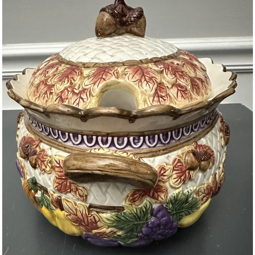 Fitz and Floyd Omnibus Harvest Fruit Tureen Lidded Soup 3.75 Qt 1995 Autumn